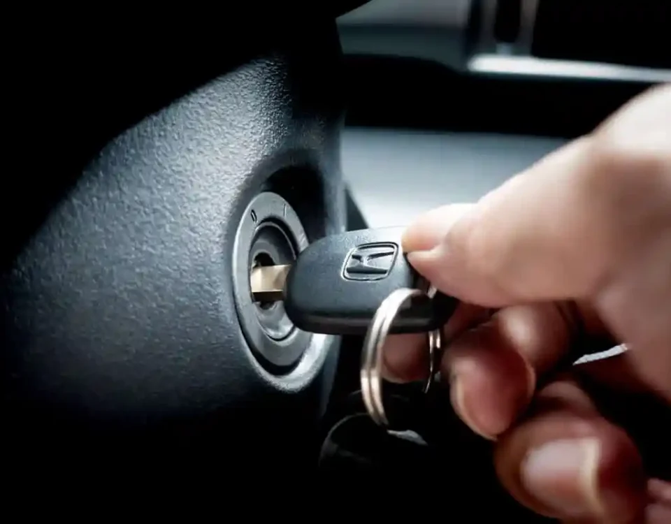 صيانة كونتاكت السيارة